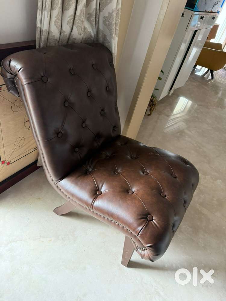 Brown leather Chaise Lounge Chair