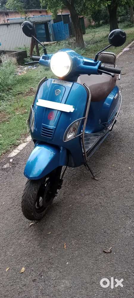 Benling aura ev scooty(battery dead)
