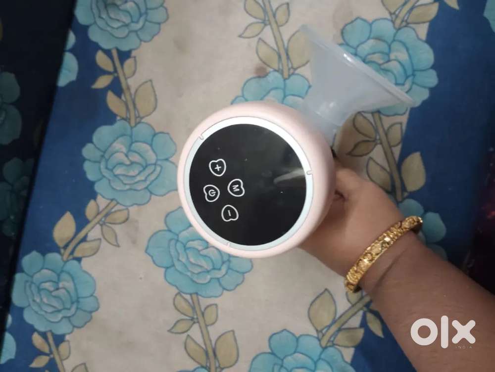 Electronic breast pump