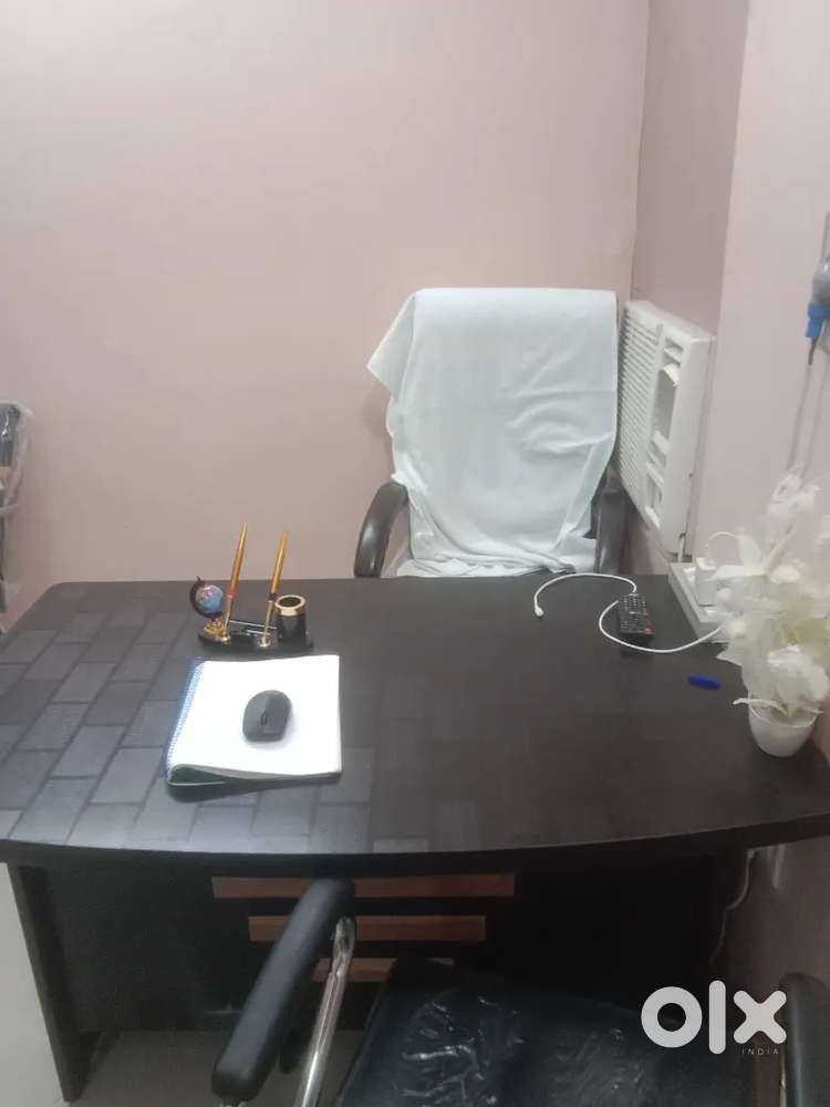 Real Estate tell calling garl