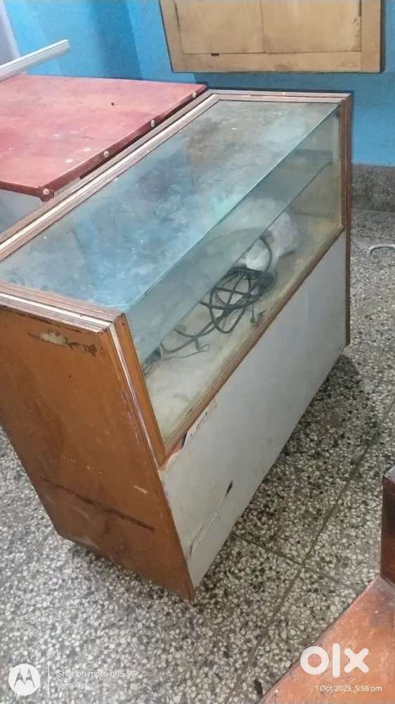 Shop counter