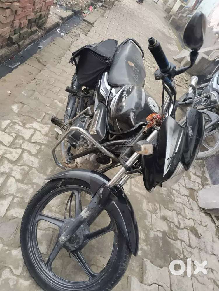 Bick me koi kame nahi hair