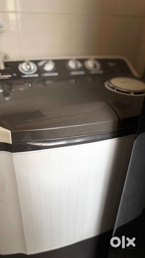 LG Semi Automatic washing machine