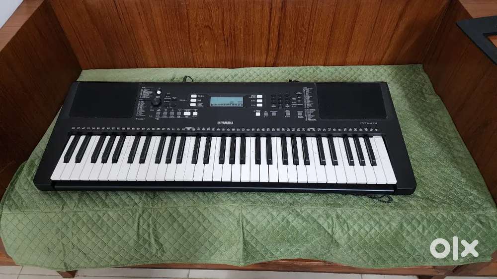 Keyboard Yamaha E373 for sale!!