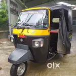 PIAGGIO 3 WHEEL AUTO
MODEL-2023
OWNER-SINGLE
KM-18000
Price-240000