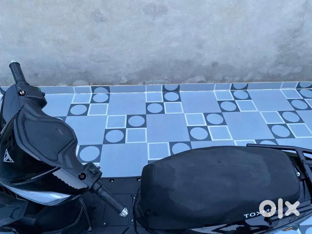 Electric scooty