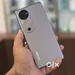 Vivo v40 1.5 month old brand new condition available with complete ass