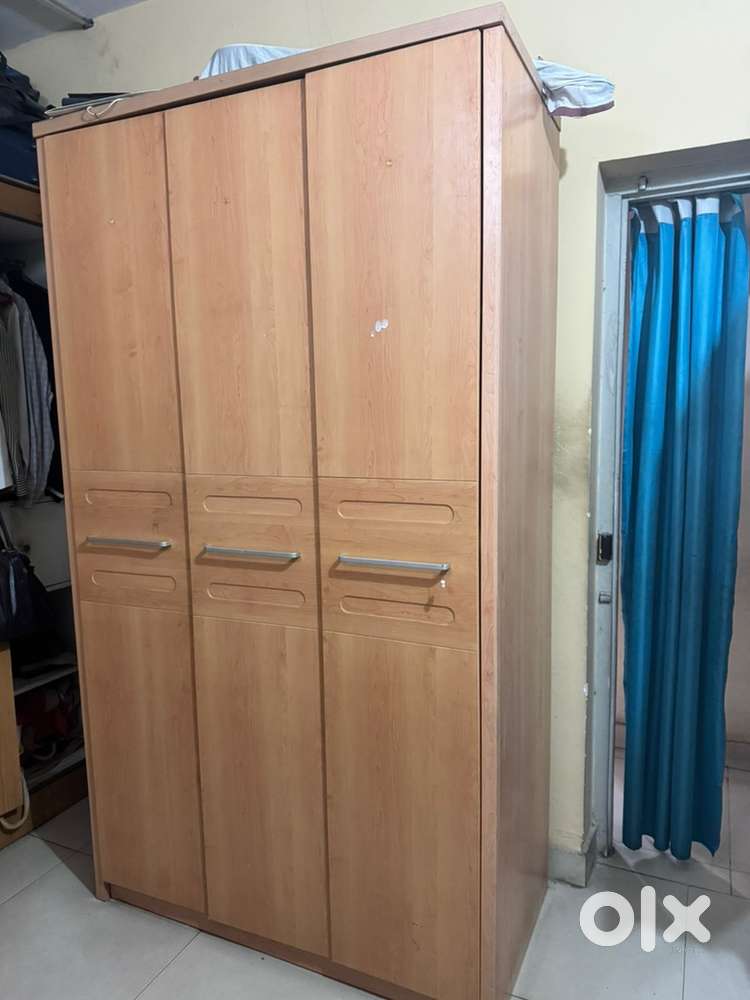 Damro 3 door wardrobe in good condition