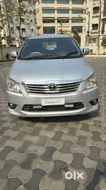 Toyota Innova 2.5 V 7 STR, 2012, Diesel
