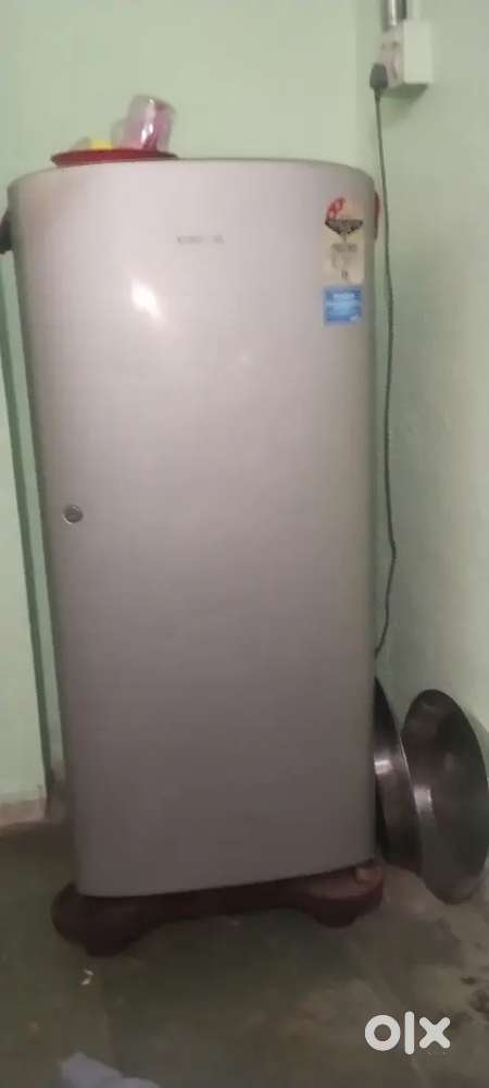 मुझे फ़्रीज़ बेचना है मुझे पैसे की समस्या है