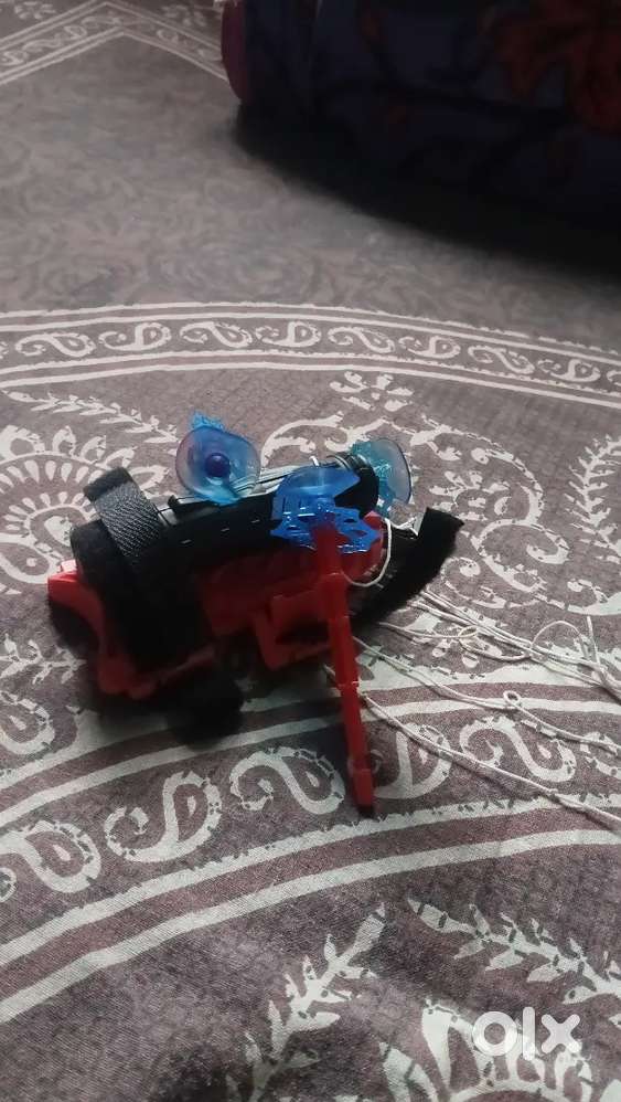 A spider man web shooter and its best condition only 150₹