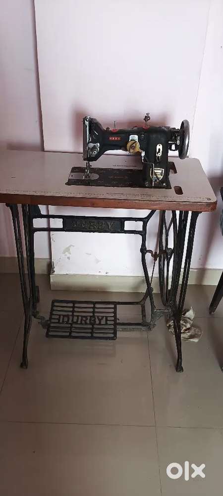 USHA SEWING MACHINE IN GOOD CONDITION