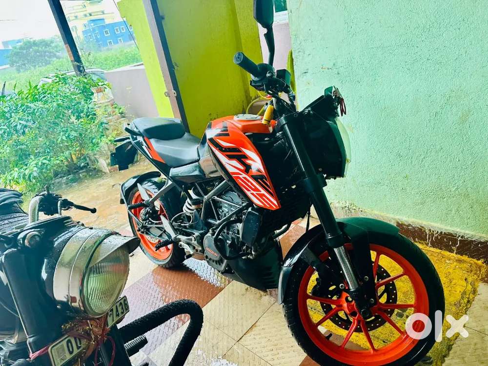 Well maintained KTM Duke 125 of 2018. 43000 kms
