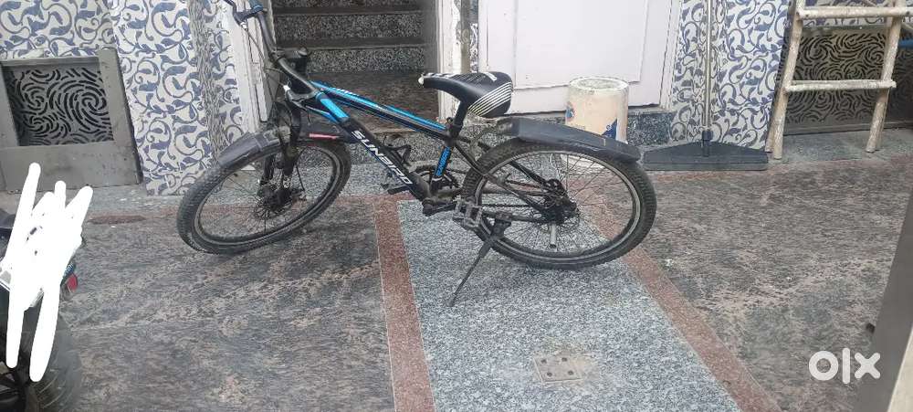 good disbrakes and good seat and easily handling  very good suspension