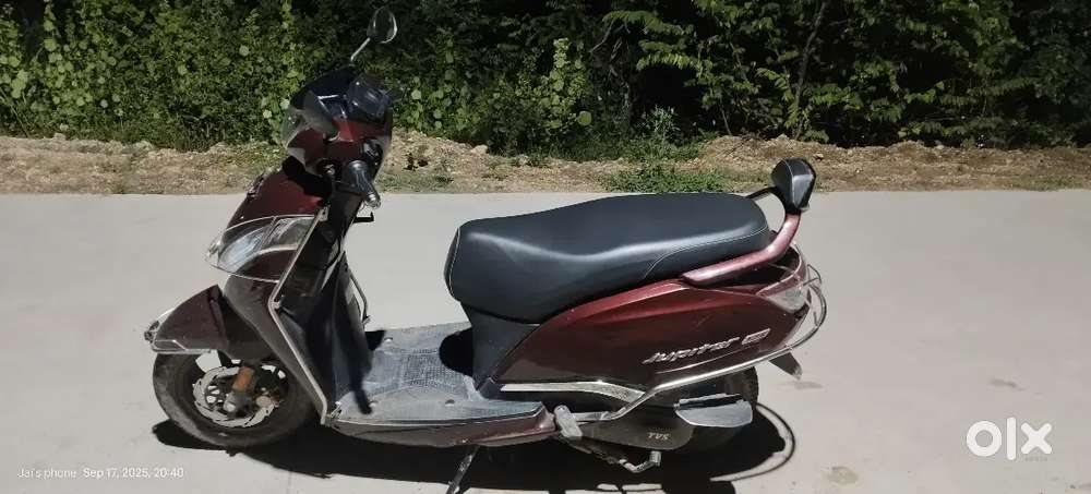 Well maintained scooty showroom service .all documents available