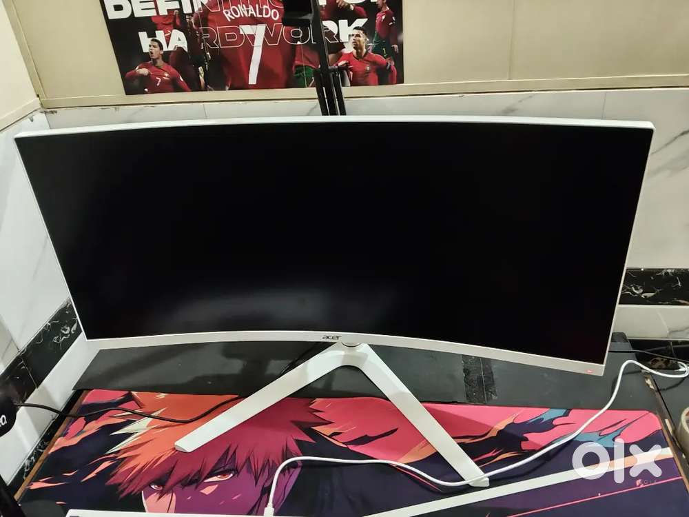 GAMING PC WITH CURVE DISPLAY