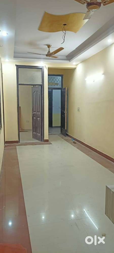 2 BHK FLAT FOR SALE IN VASUNDHRA (PARKING+LIFT)