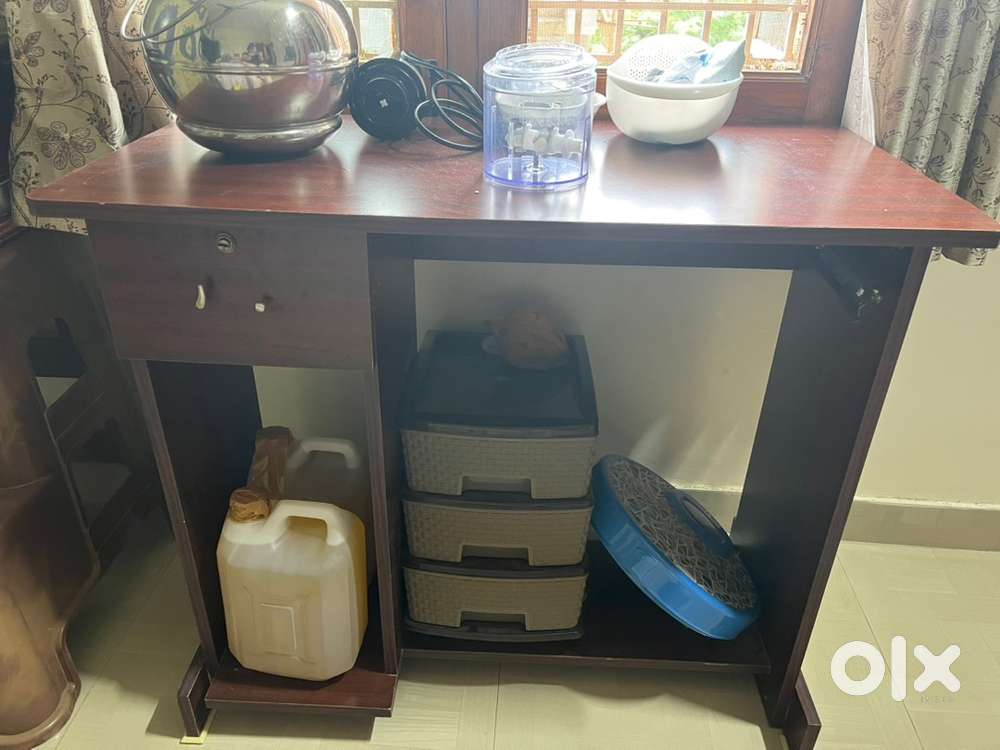 Study table with one rack