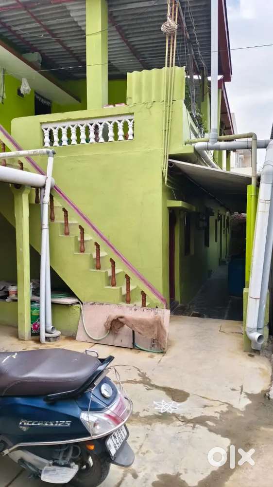 Looking for a 1 Rk house??
