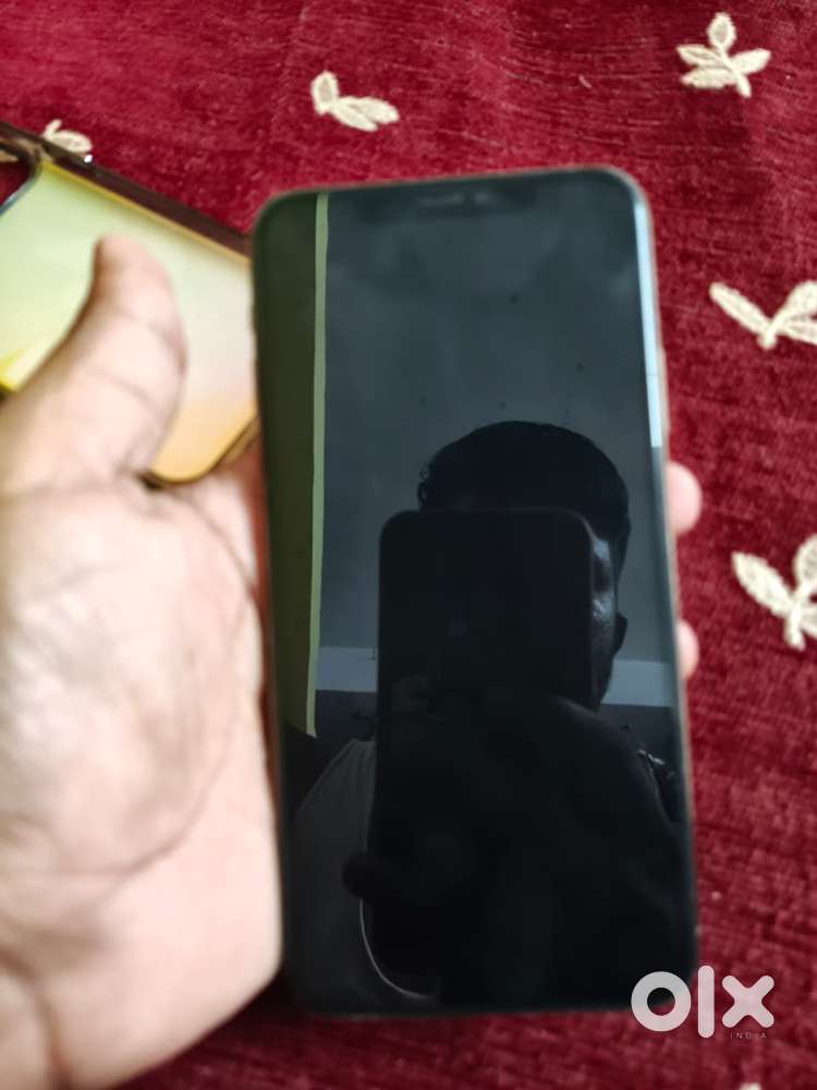 I phone 11 pro max 256 gb