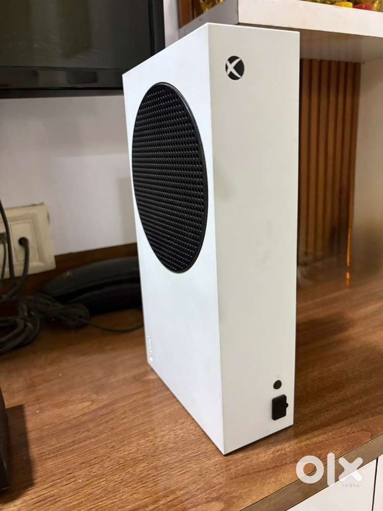 Xbox Series S - very lightly used and carefully maintained