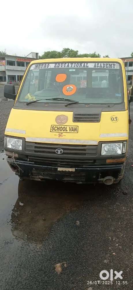 Tata Winger 2017 Diesel Well Maintained and School ven