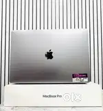 Apple macbook pro 512  M2 Chip ( 2023)