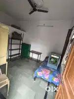 Rooms available for rent 800m from road no .1