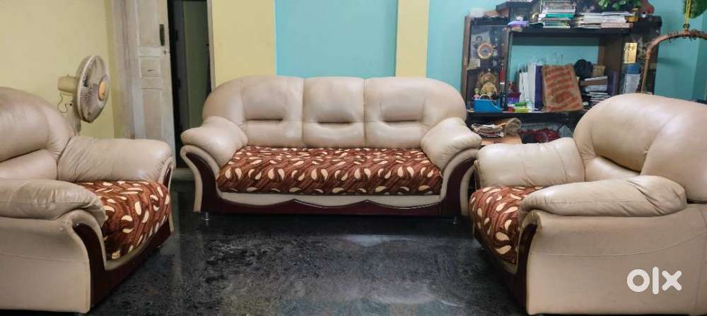 Leather Used Sofa - Ultra good condition