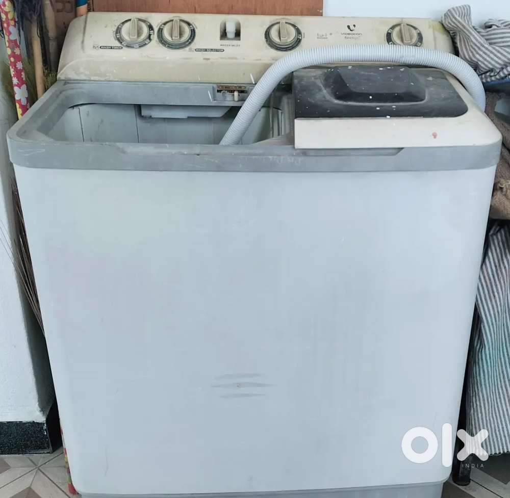 Semi automatic washing machine