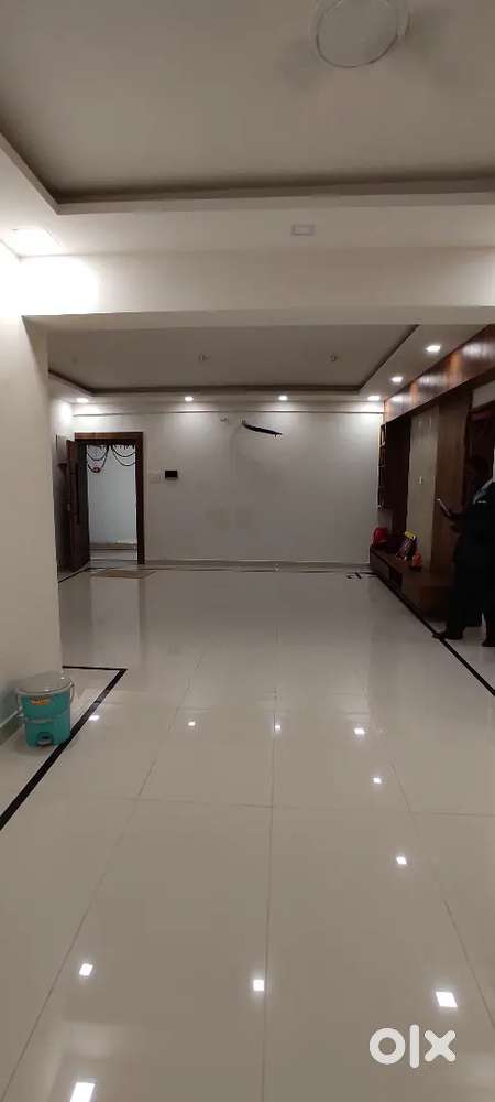 Morahbadi 3Bhk flat for rent family and working.