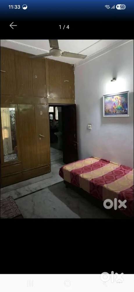 One Room is available for a girl Zirakpur