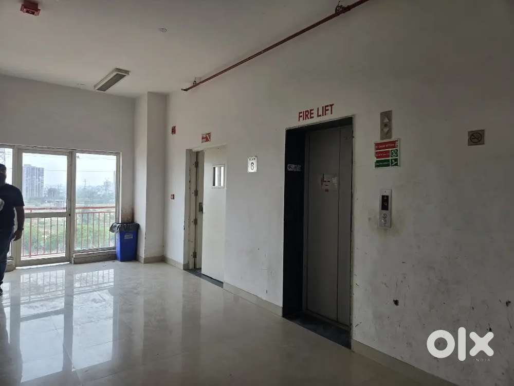 SEMI FURNISHED OFFICE SPACE READY TO MOVE WITH PANTRY AND WASHROOM