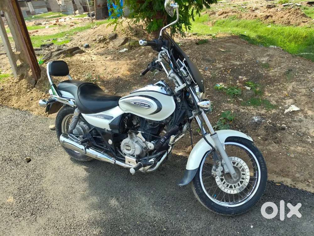 Bajaj Avenger 220 cruise