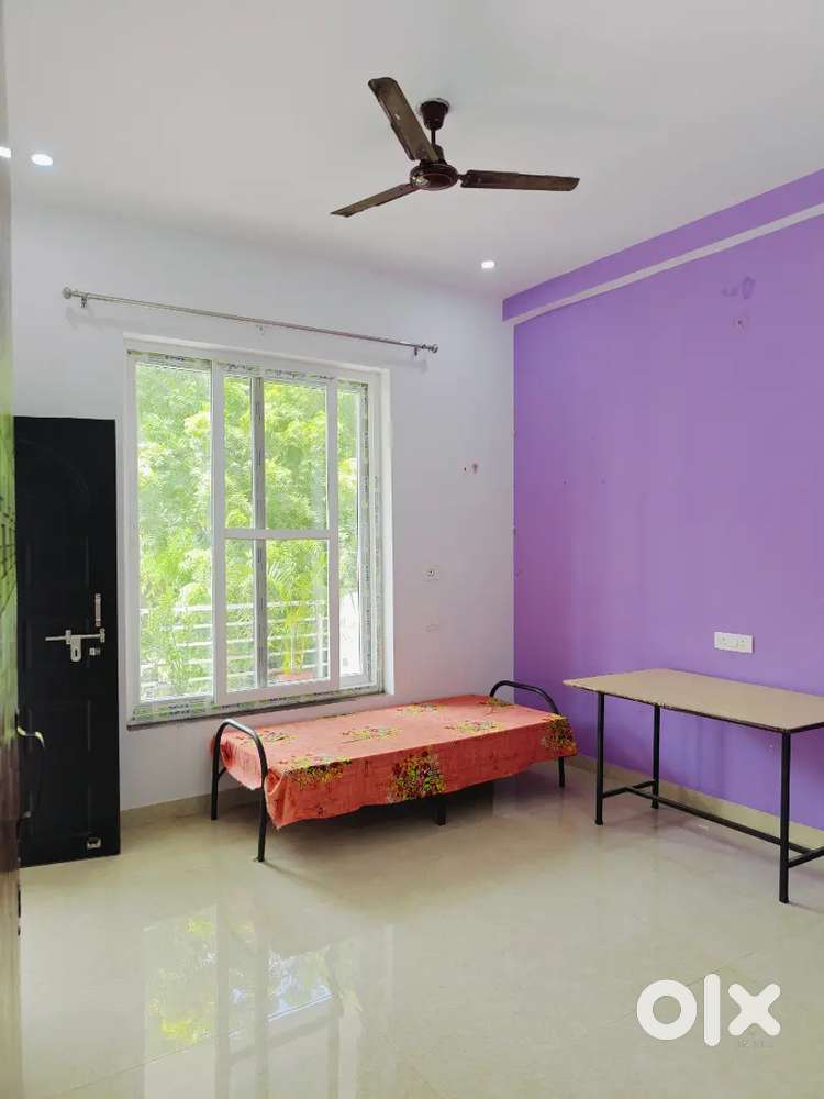 3 Rooms set available for rent in Keshav nagar