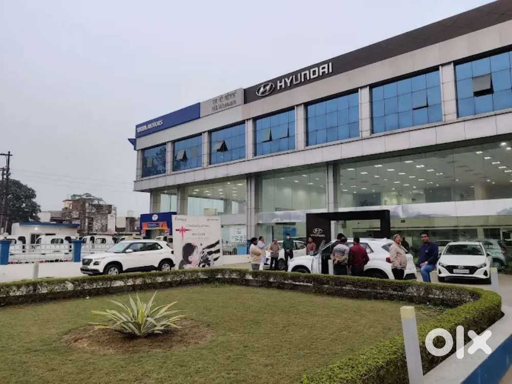 HYUNDAI शोरूम मे आवश्यकता हैं पुरुष और महिला की आवश्यकता हैं