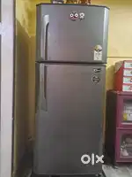 Double door fridge 231 litres 7 yrs old