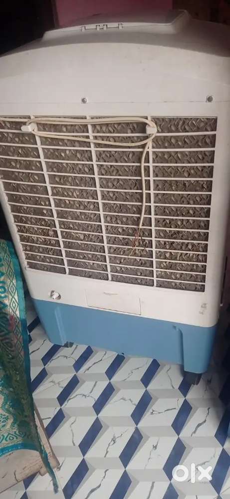2 year old cooler All condition are good