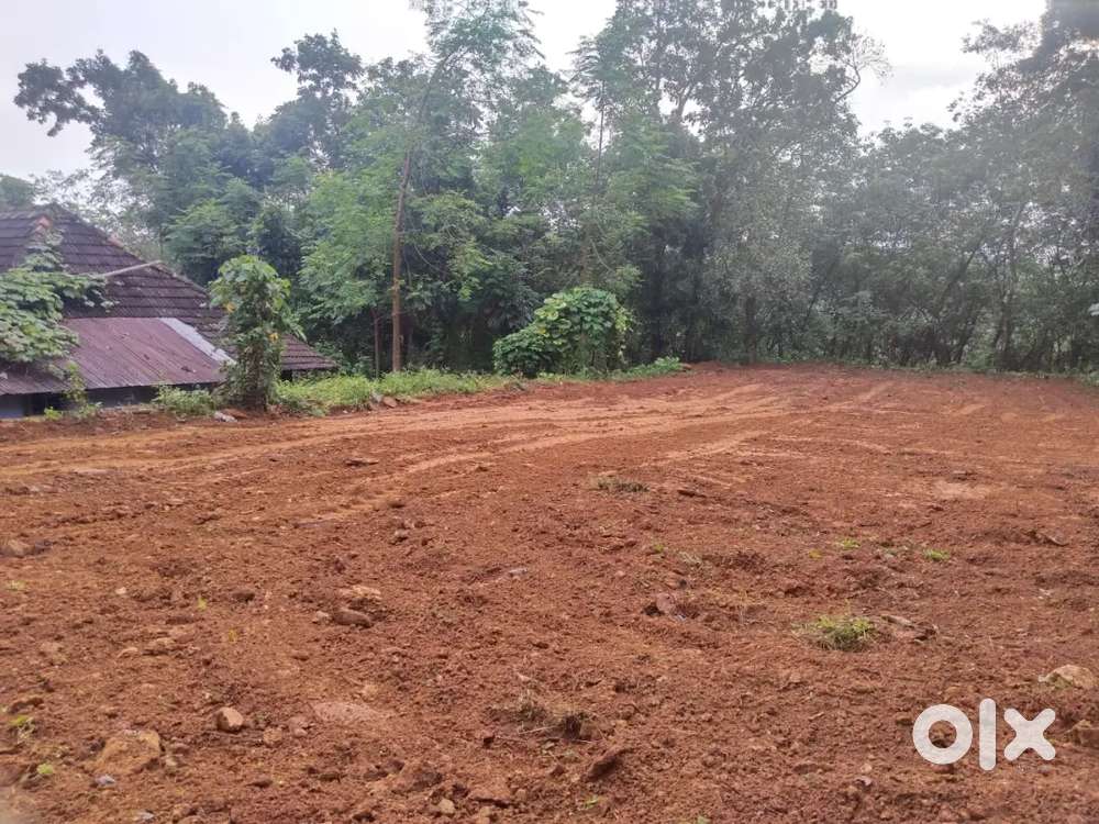 ഏറ്റുമാനൂർ ടൗണിൽ നിന്നും 1 km ദൂരത്തിൽ 7 സെന്റ് സ്ഥലം വില്പനക്ക്