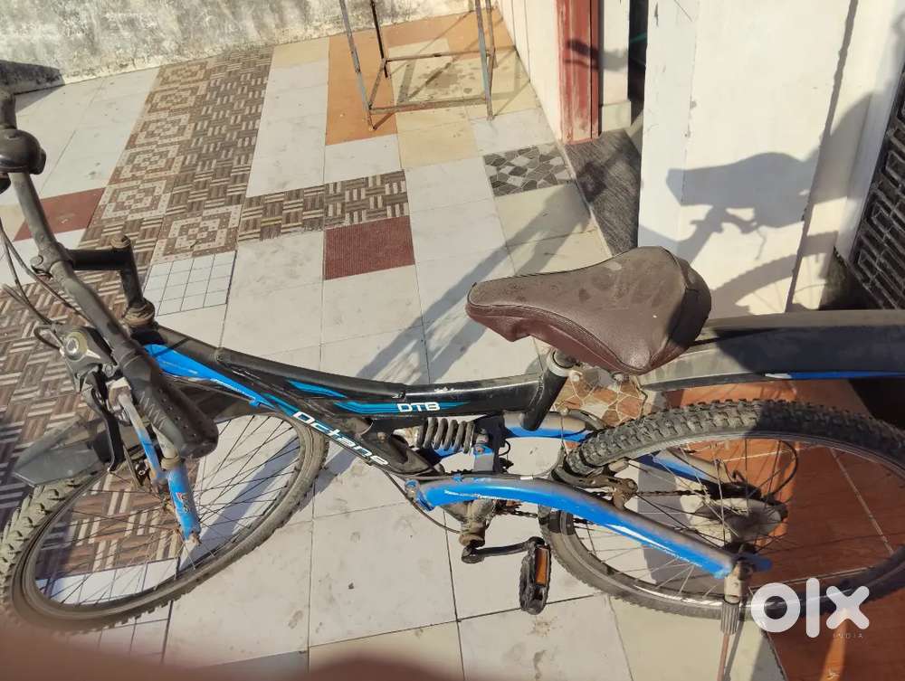 Front and back gear and shoker cycle and  minimum use with new tyre