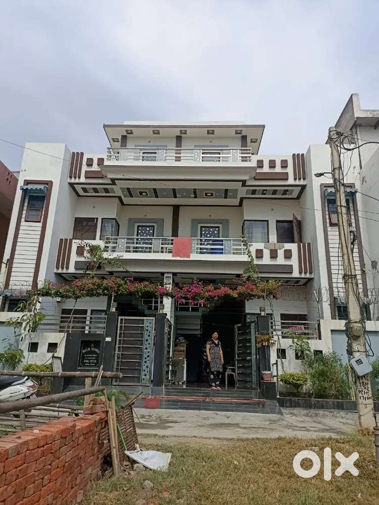 265 Gaj ka 19 room ka pg sell karna h 2 Crod 25 lakh