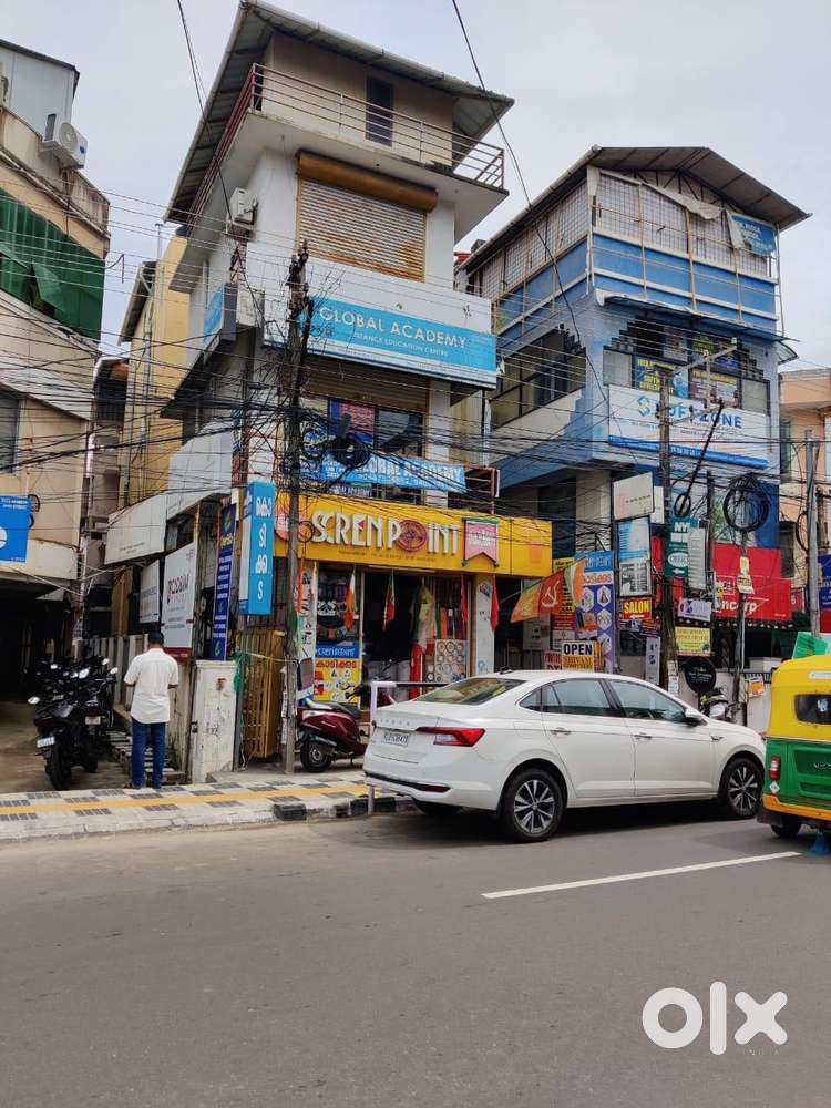 Commercial Building for Sale in Thampanoor  3 Floors  ss Kovil road