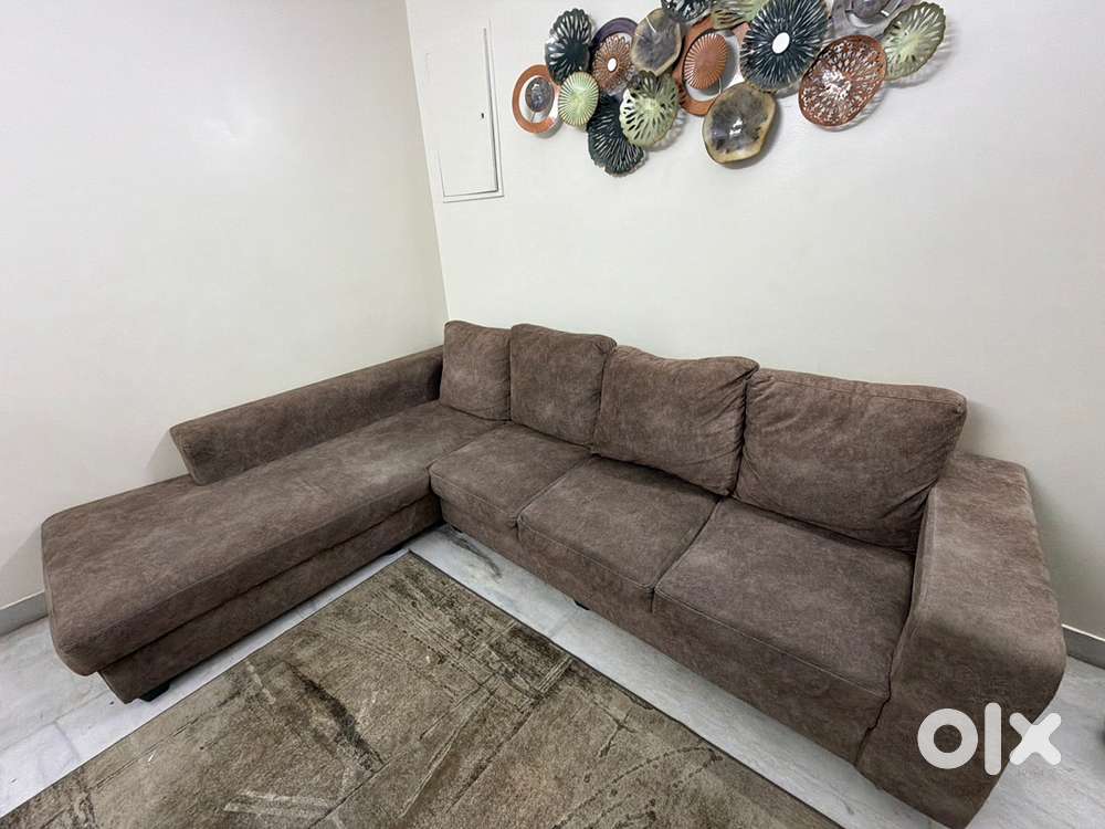 5 seater BROWN L SHAPE