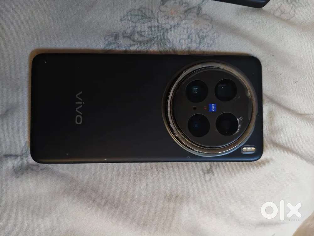Vivo x200 Pro with 16GB Ram & 512 GB storage