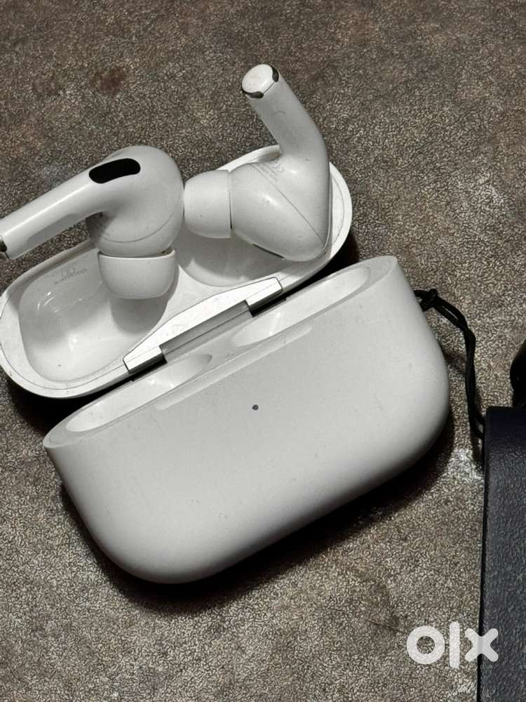 AirPods Pro (2nd generation) with MagSafe Case (USB-C)