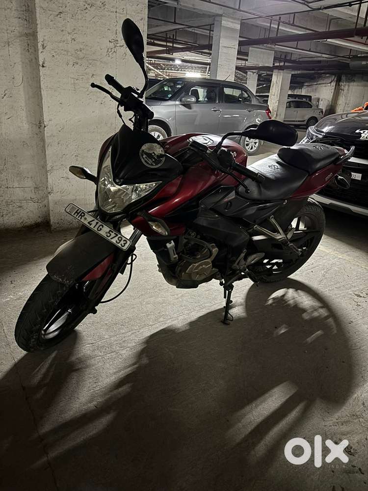 BAJAJ PULSAR 200NS
