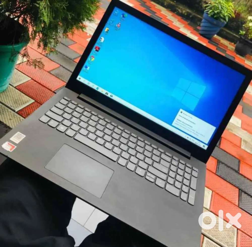 LENOVO 4 GP RAM 1000 GP HDD WIFI WEBCAM INTEL PENDIUM PROCESSOR