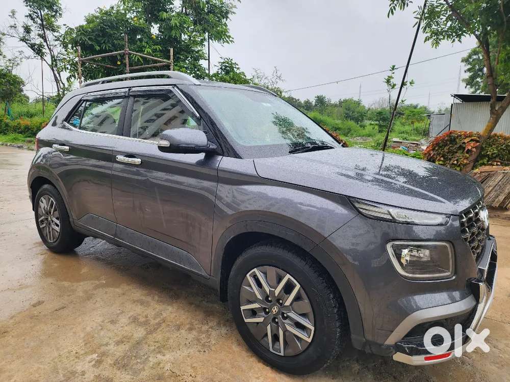Hyundai Venue 2021 Diesel Well Maintained *
One Hand Use Only.