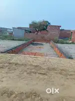 Pili mitti Sudhanshu pottery ke samne Abdangar