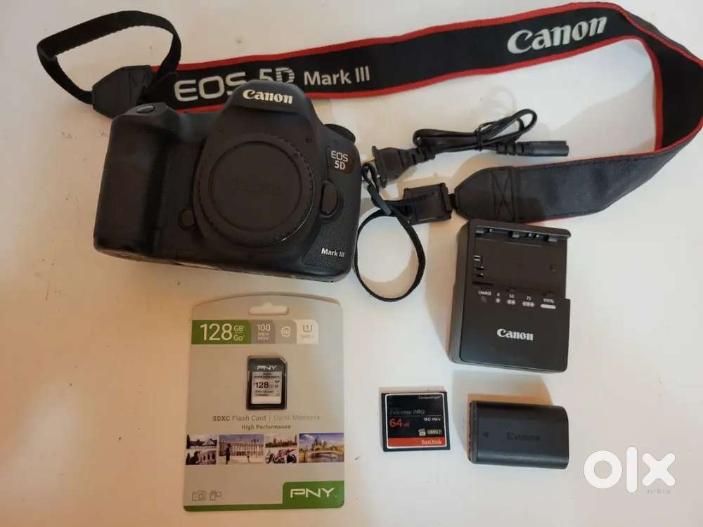 Canon EOS 5D Mark III 22 3MP Digital SLR Camera Body with Memory Cards